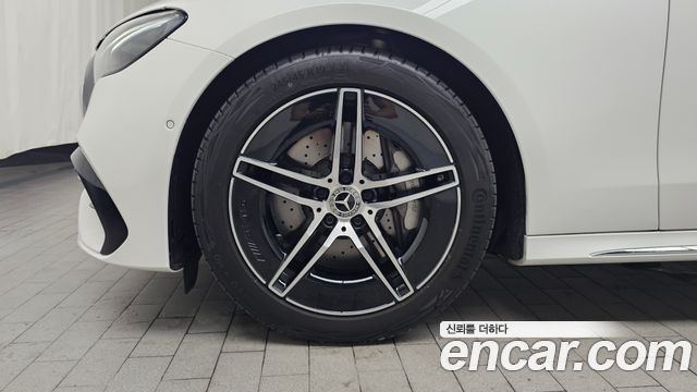 Mercedes-Benz E-Class W214 E200 AMG Line - фото 3