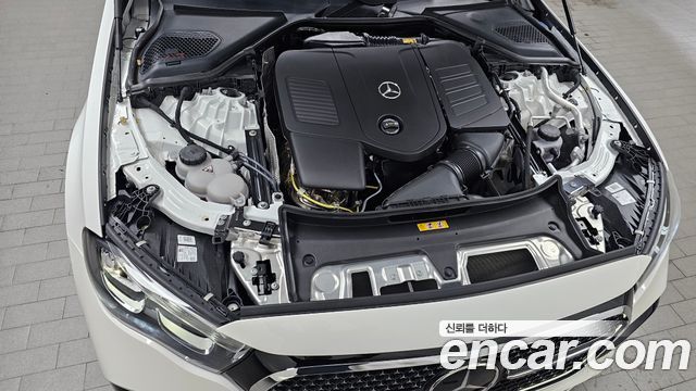 Mercedes-Benz E-Class W214 E200 AMG Line - фото 4