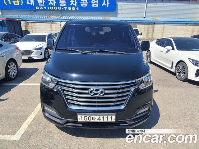 Hyundai Starex Новый 4WD Urban 9-Seater Premium - фото 1