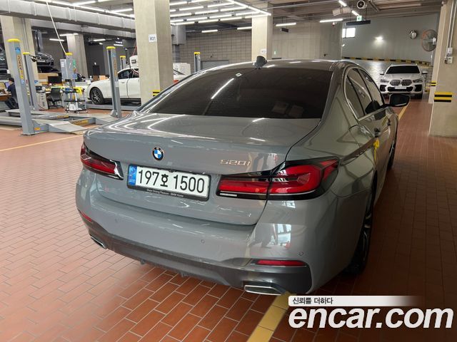 BMW 5-Series G30 520i M Sport - фото 1