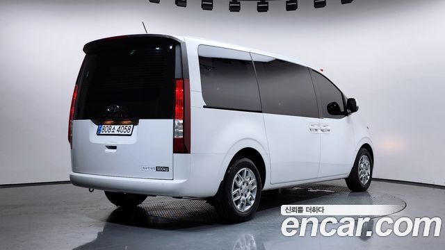 Hyundai Staria Cargo 3-Seater Modern - фото 1