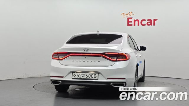 Hyundai Grandeur IG 3.0 LPi Modern (Rental Car) - фото 3