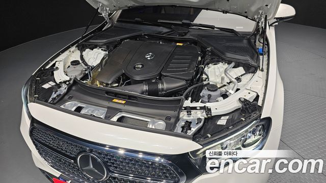 Mercedes-Benz E-Class W214 E200 Avantgarde - фото 4
