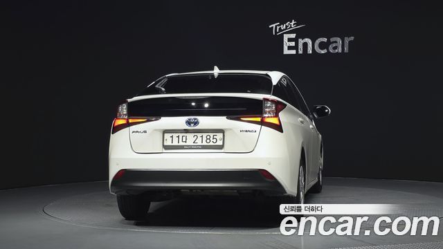 Toyota Prius 4-го поколения 1.8 - фото 3