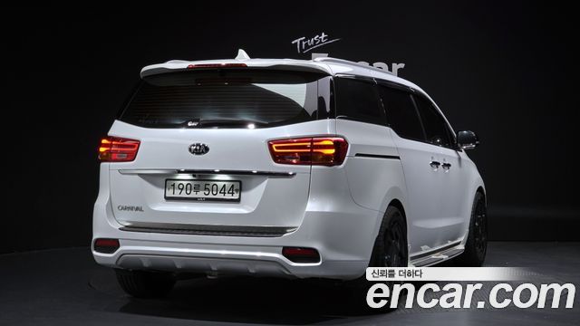 Kia Carnival Новый 9-Seater Noblesse Special - фото 1