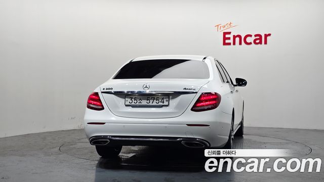 Mercedes-Benz E-Class W213 E300 Avantgarde - фото 3