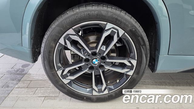 BMW X1 U11 xDrive 20i M Sport - фото 4