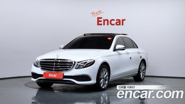 Mercedes-Benz E-Class W213 E300 Exclusive - фото 0