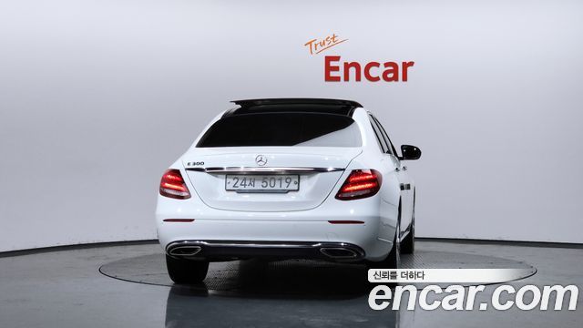 Mercedes-Benz E-Class W213 E300 Exclusive - фото 3