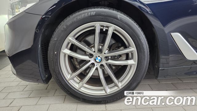 BMW 5-Series G30 520d M Sport Package Plus - фото 4