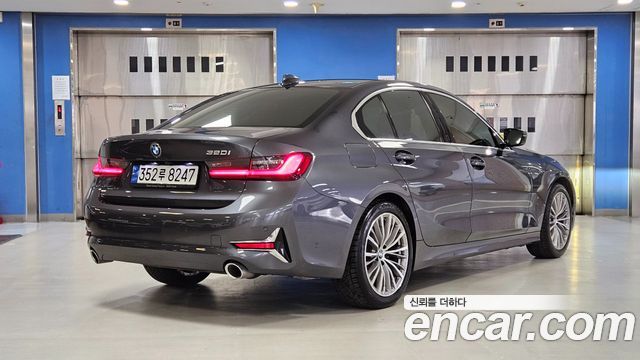 BMW 3-Series G20 320i Luxury - фото 1