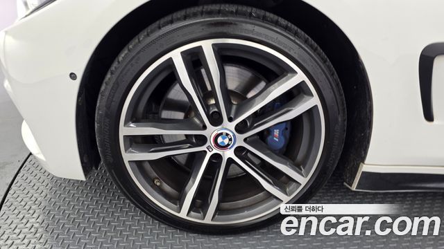 BMW 4-Series F32 430i M Sport Convertible - фото 4