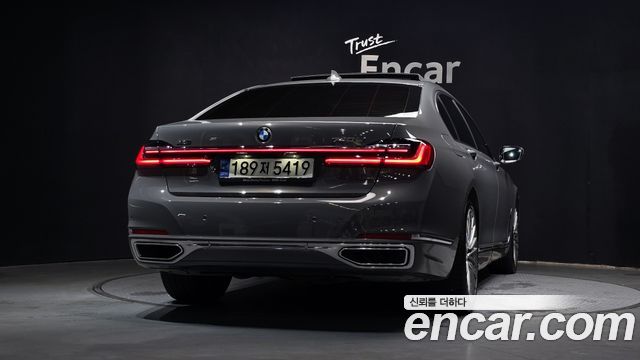 BMW 7-Series G11 740Li xDrive Design Pure Excellence - фото 3