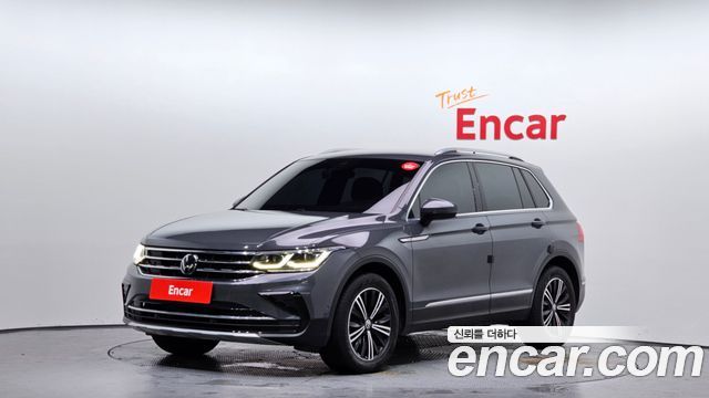 Volkswagen Tiguan 2-го поколения 2.0 TDI Premium - фото 0