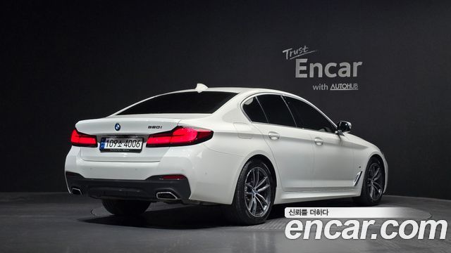 BMW 5-Series G30 520i M Sport - фото 1