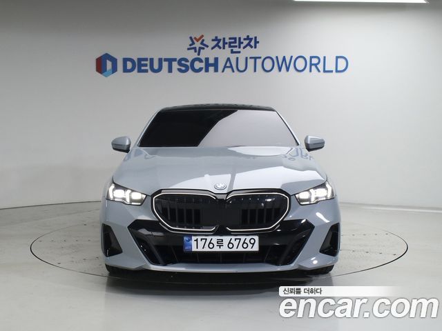 BMW 5-Series G60 530e M Sport - фото 2