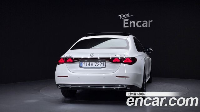 Mercedes-Benz E-Class W214 E200 Avantgarde - фото 3