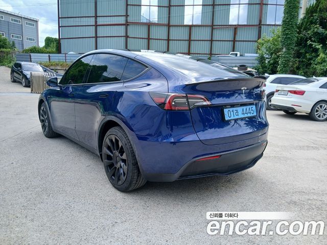Tesla Model Y RWD - фото 3