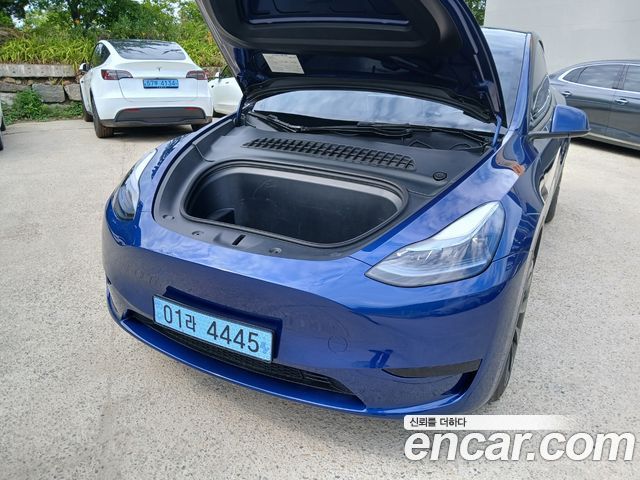 Tesla Model Y RWD - фото 4