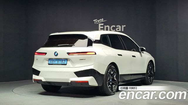 BMW iX xDrive50 Sports Plus - фото 1