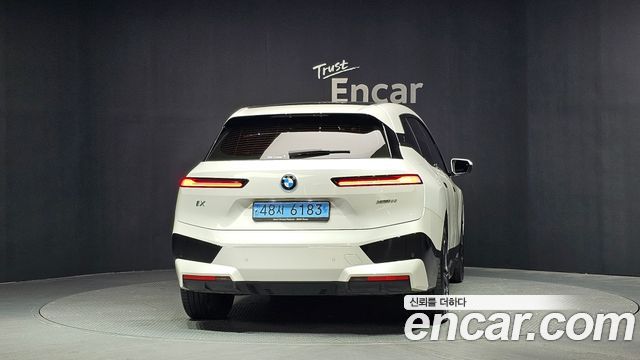 BMW iX xDrive50 Sports Plus - фото 3