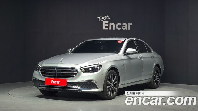 Mercedes-Benz E-Class W213 E300e 4MATIC Exclusive - фото 0