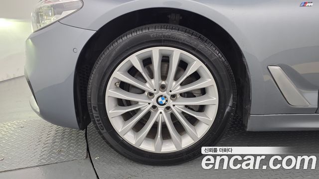 BMW 5-Series G30 520d xDrive M Sport Package - фото 4