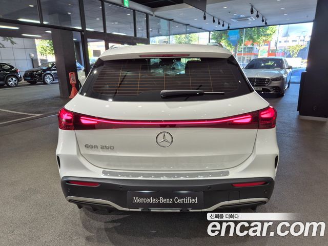 Mercedes-Benz EQA H243 EQA250 AMG Line - фото 3