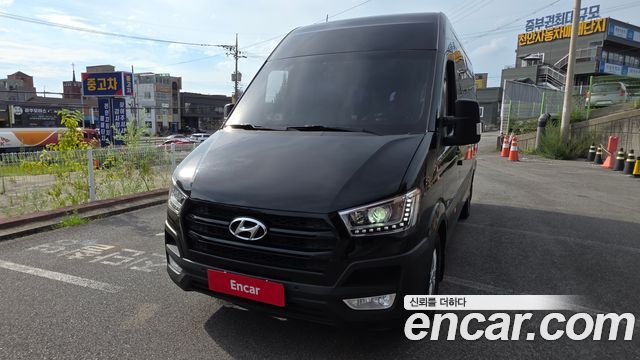 Hyundai Solati 15-seater Luxury - фото 2