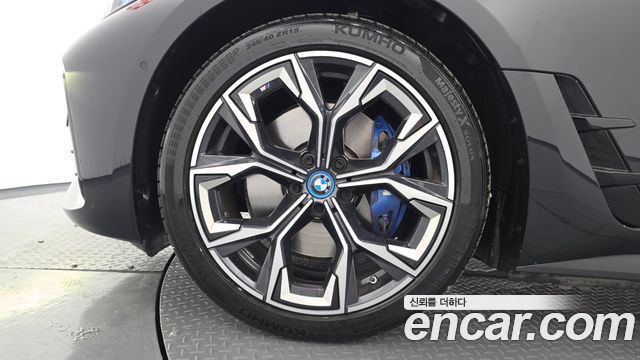 BMW i4 eDrive40 M Sports Pro - фото 3