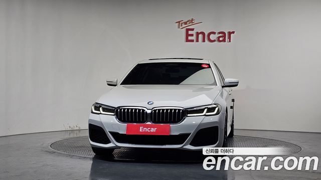 BMW 5-Series G30 523d M Sport - фото 2