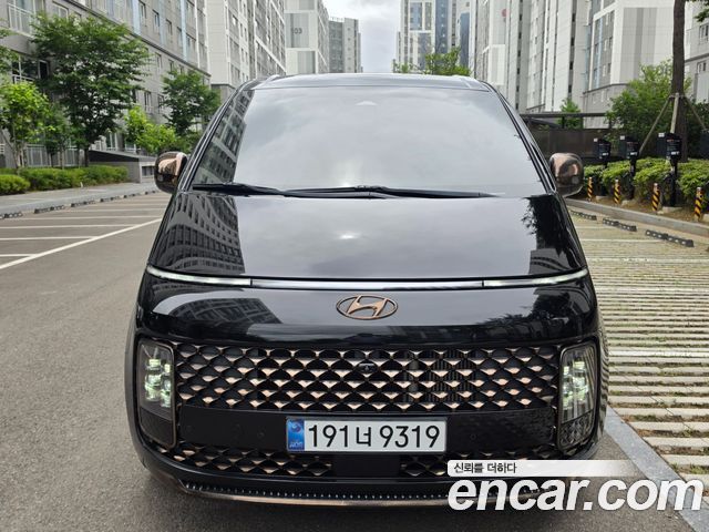 Hyundai Staria Lounge 7-Seater Inspiration - фото 0