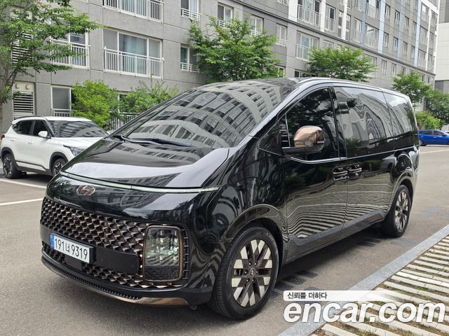 Hyundai Staria Lounge 7-Seater Inspiration - фото 1