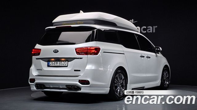 Kia Carnival Новый 9-Seater Hi-Limousine Noblesse Special - фото 1