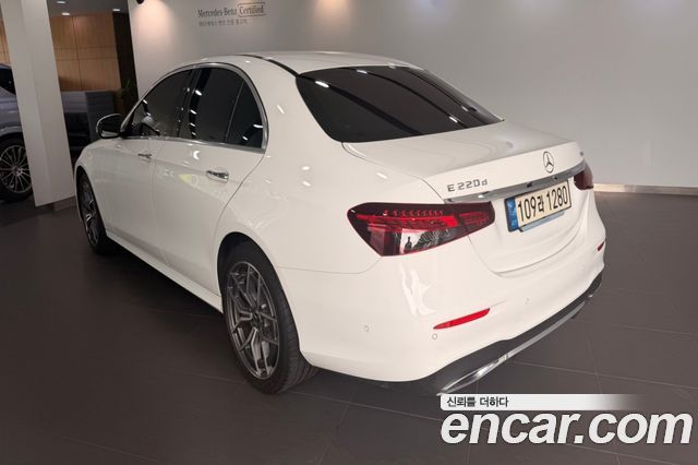 Mercedes-Benz E-Class W213 E220d 4MATIC AMG Line - фото 1