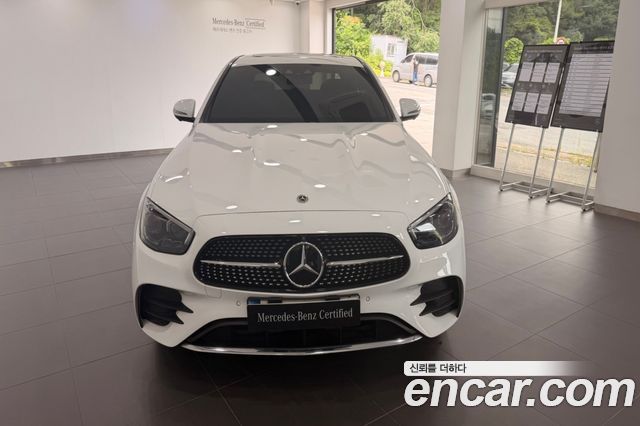 Mercedes-Benz E-Class W213 E220d 4MATIC AMG Line - фото 2