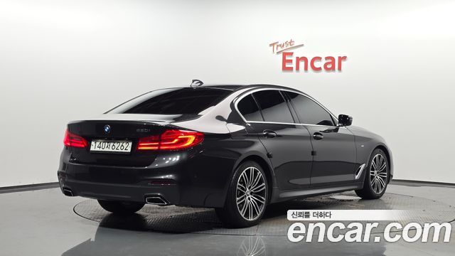 BMW 5-Series G30 530i M Sport Package Plus - фото 0