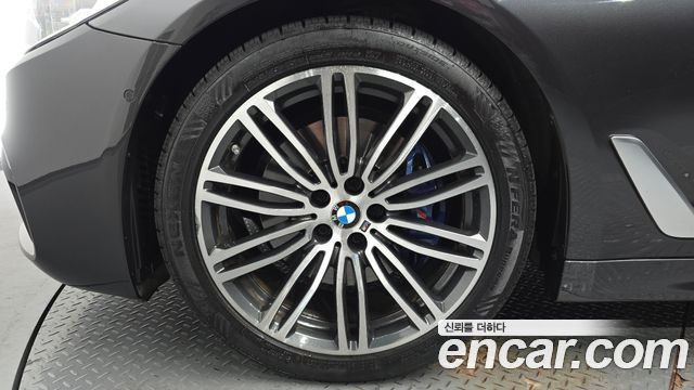 BMW 5-Series G30 530i M Sport Package Plus - фото 3