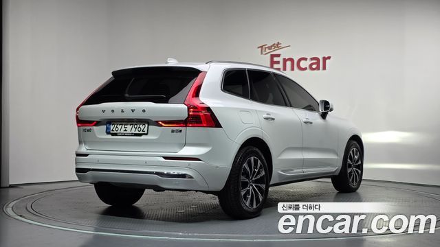 Volvo XC60 2-го поколения B5 Ultimate Bright - фото 1
