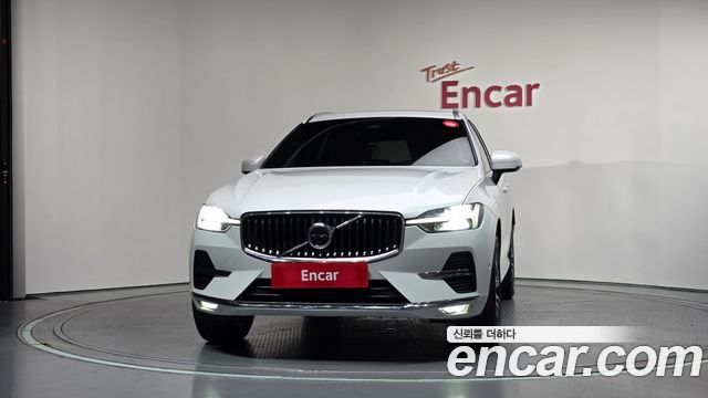 Volvo XC60 2-го поколения B5 Ultimate Bright - фото 2