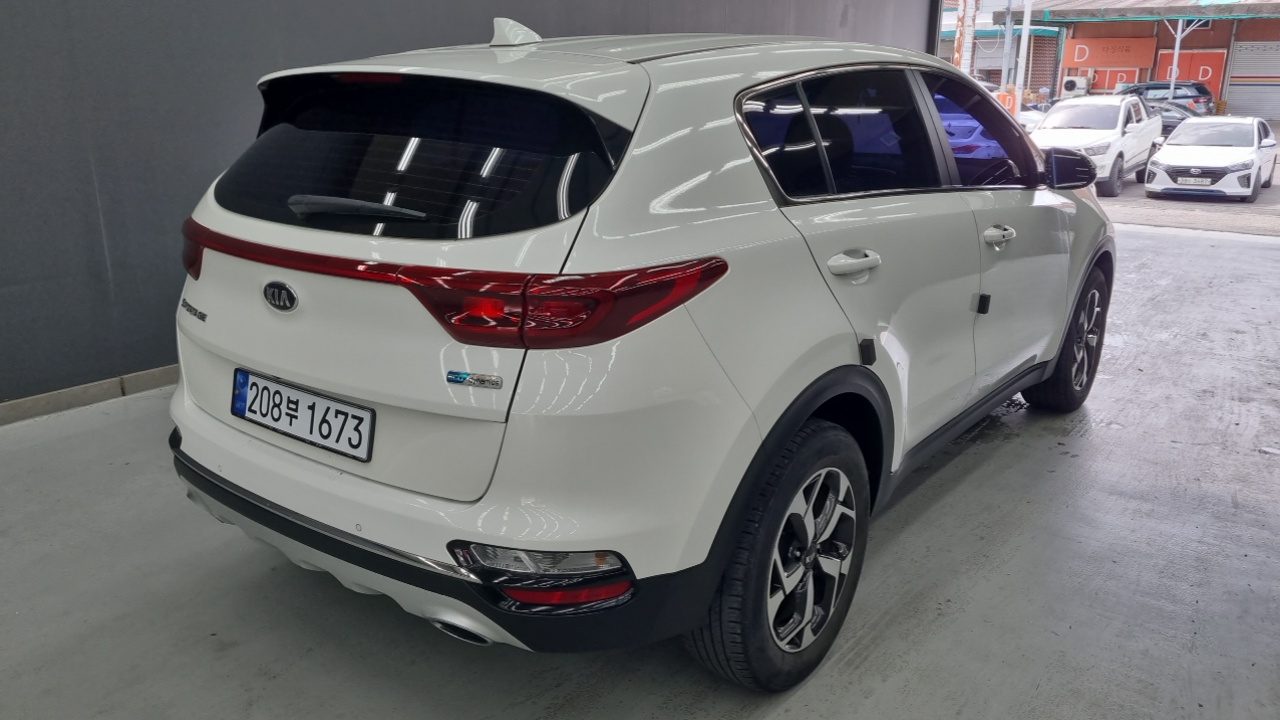 Kia Sportage Diesel 2.0 2WD Luxury - фото 1