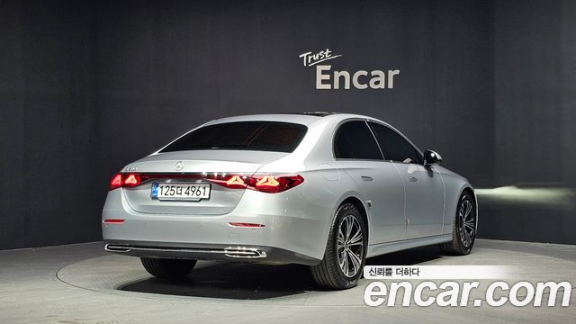 Mercedes-Benz E-Class W214 E200 Avantgarde - фото 1