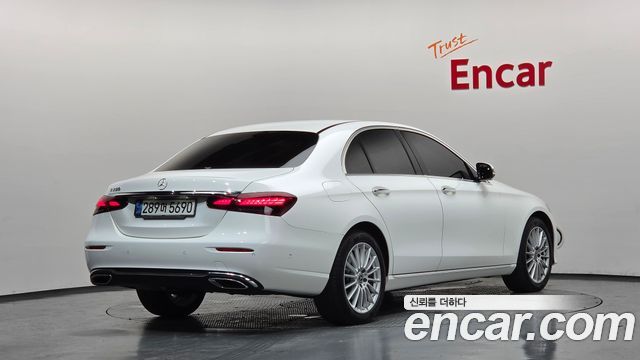 Mercedes-Benz E-Class W213 E250 Exclusive - фото 0
