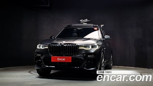 BMW X7 G07 M50i Frozen Black Edition 6STR - фото 2