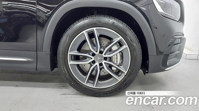 Mercedes-Benz GLB-Class X247 AMG GLB35 4MATIC - фото 4