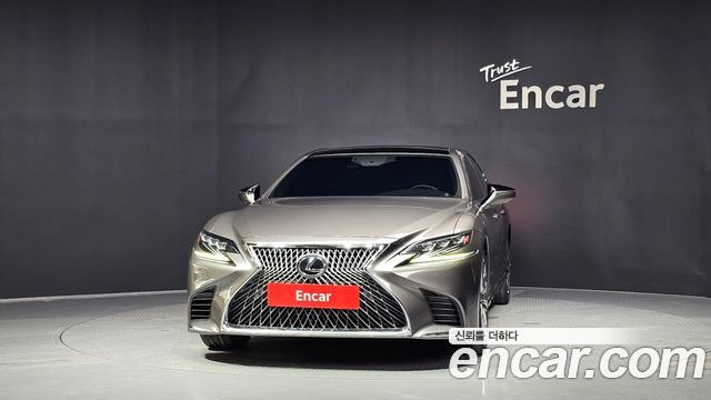 Lexus LS LS500 3.5 Platinum AWD - фото 2