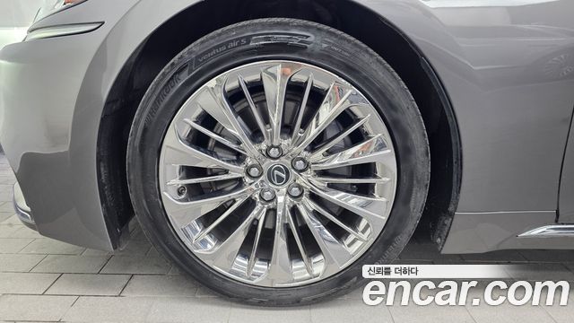 Lexus LS LS500 3.5 Platinum AWD - фото 4