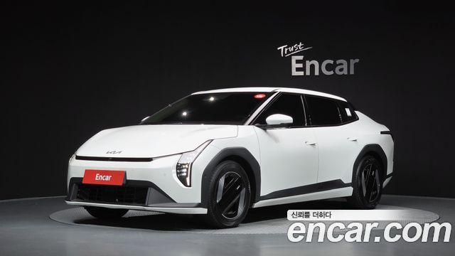 Kia EV4 Standard 2WD Earth - фото 0