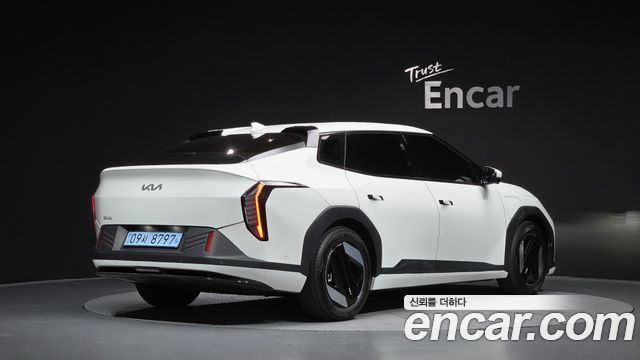 Kia EV4 Standard 2WD Earth - фото 1