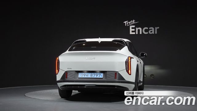 Kia EV4 Standard 2WD Earth - фото 3
